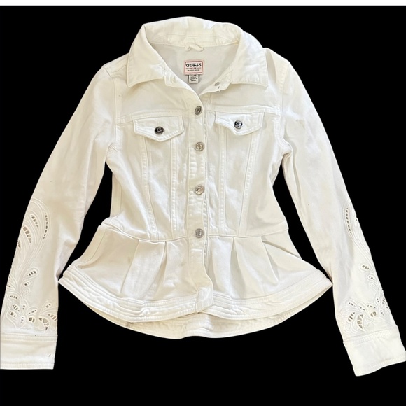 Guess jacket with embroidered details on the sleeves, size XS. The jacket also h - Picture 2 of 12